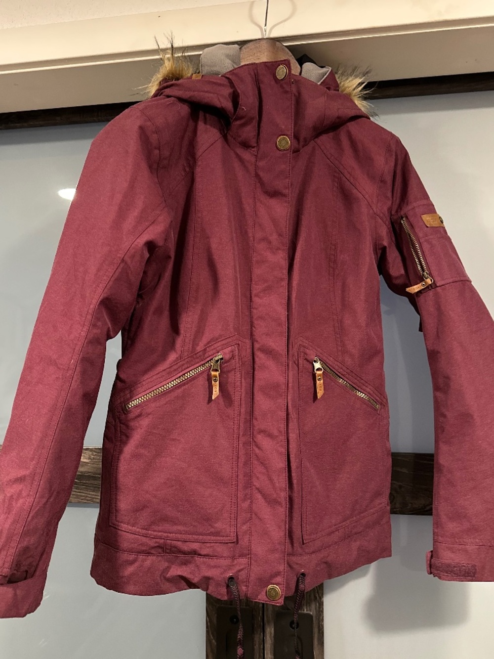 Roxy Women's Meade Jacket with faux fur trim and front utility pockets - XS